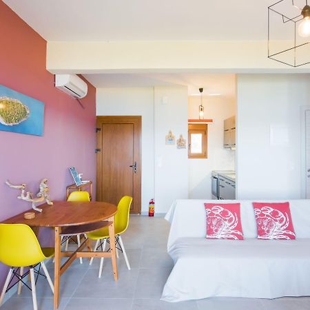 Nereus & Oceanus Beachfront Apartments, Lagonisi Beach #Feelslikehome Ormos Panagias Extérieur photo
